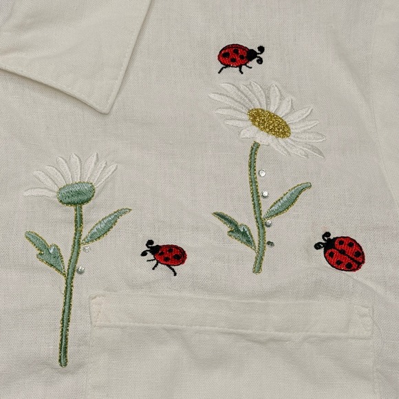 dressbarn woman Tops - Vtg Dressbarn Button Front Shirt Womens 18 White Linen Embroidered Daisy Ladybug
